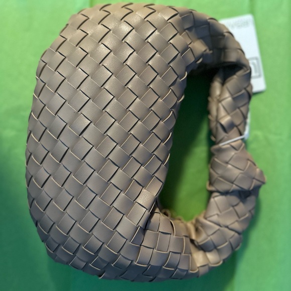 Urban Expressions Taupe Woven Bag - Picture 9 of 10